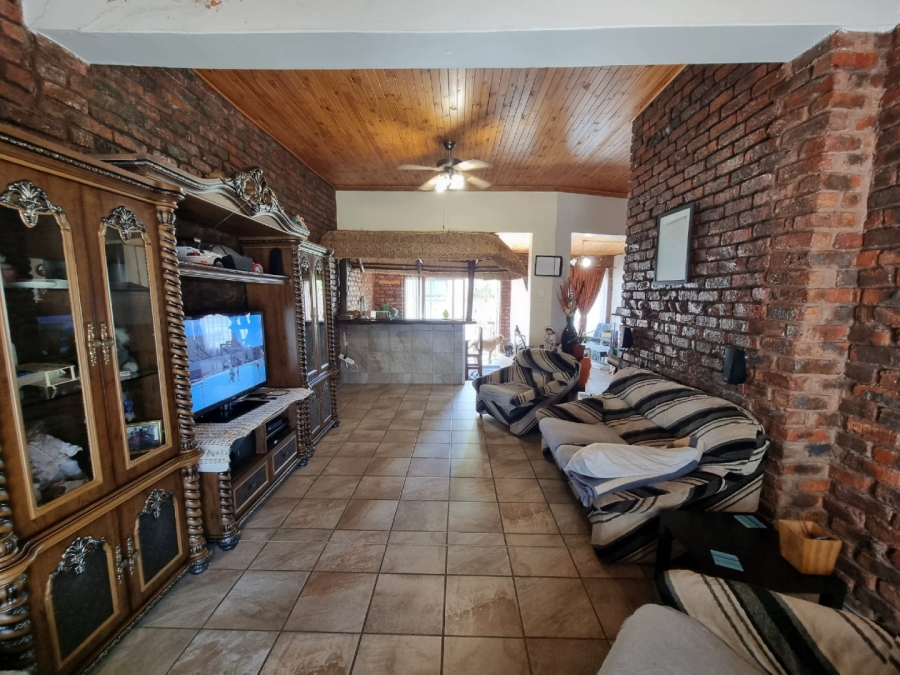 5 Bedroom Property for Sale in Morelig Free State